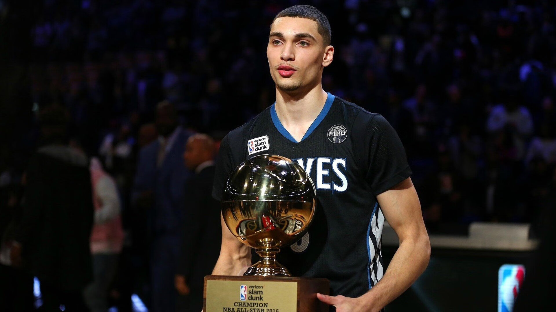 爱游戏体育官方网站-史上最炫目的“长距离远射”瞬间，距离长短还是远近